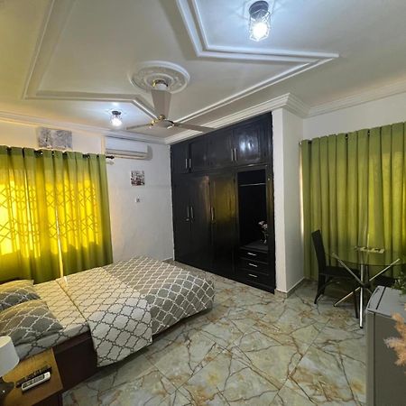 Nesta Barron -Home Away From Home North Legon Exterior photo