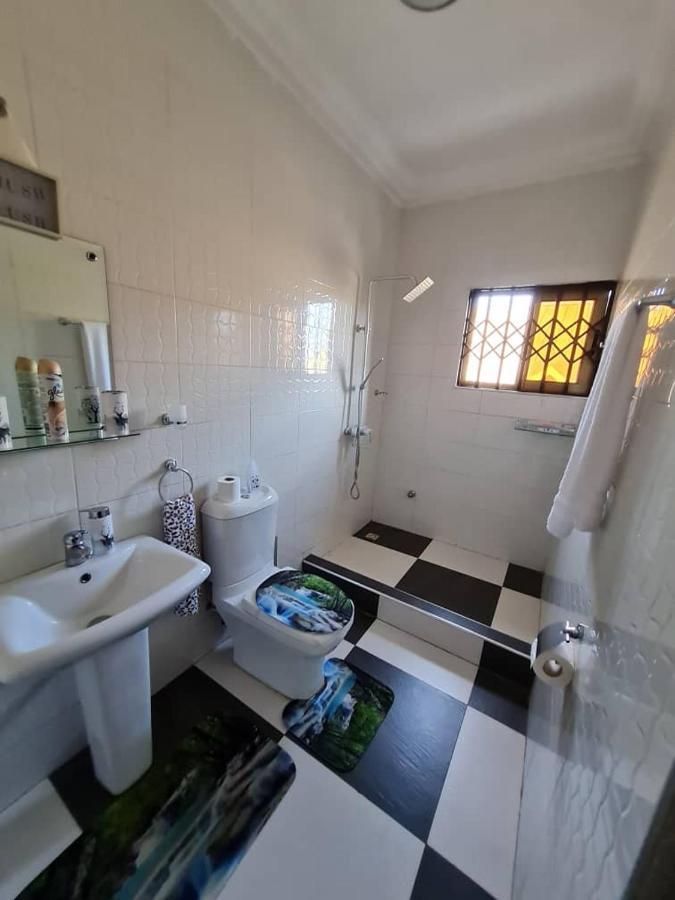 Nesta Barron -Home Away From Home North Legon Exterior photo