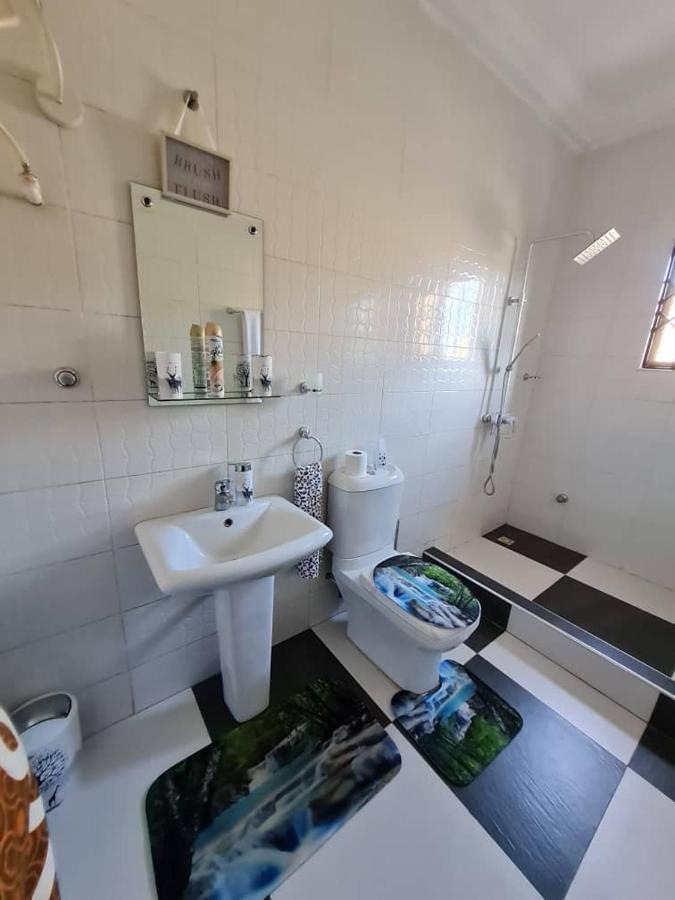 Nesta Barron -Home Away From Home North Legon Exterior photo